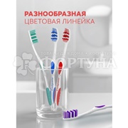 Зубная щетка Colgate Классика здоровья плюс 2+1