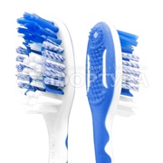 Зубная щетка Colgate Отбеливающая Plus 1+1